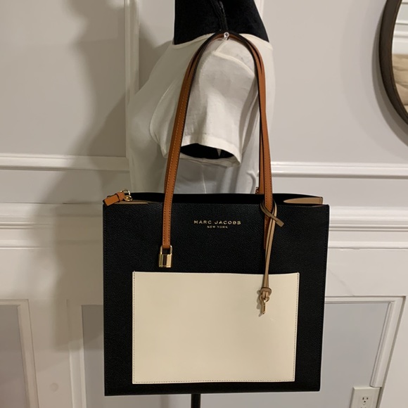 Marc Jacobs Large Grind Colorblock Large Tri-Compartment Key & Lock Tote Bag - Picture 10 of 15